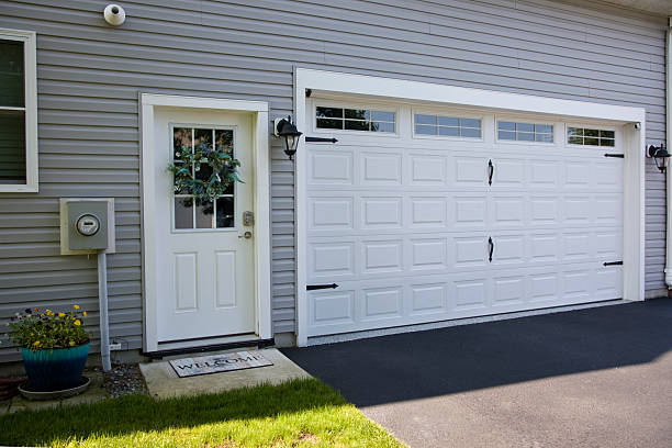 24/7 Emergency Garage Door Panel Replacement experts in Loves Park, IL